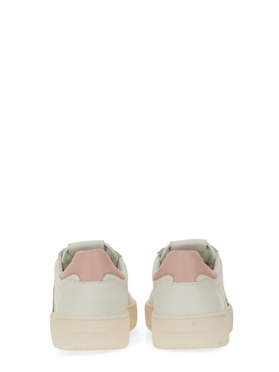 sneaker-with-logo