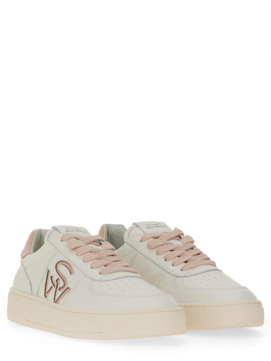 sneaker-with-logo