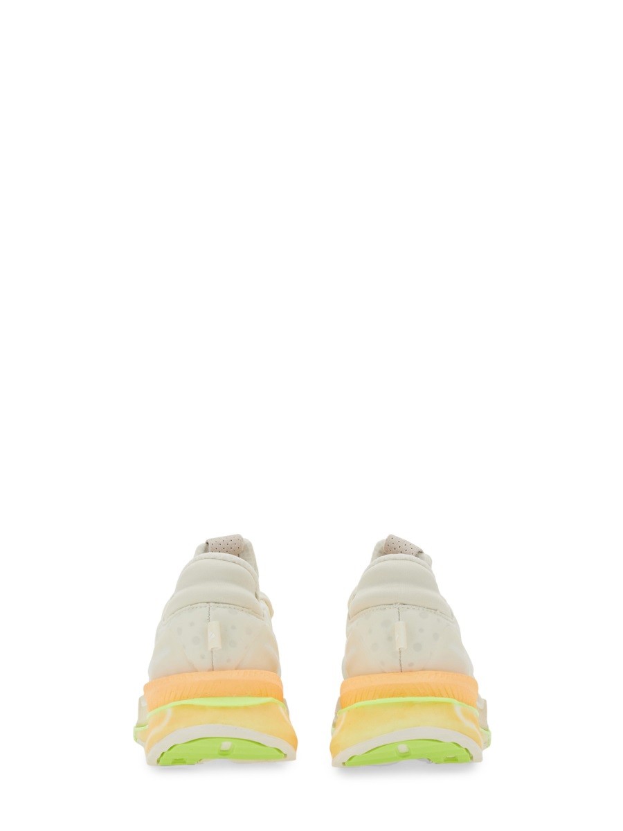 sneaker-xplrboost