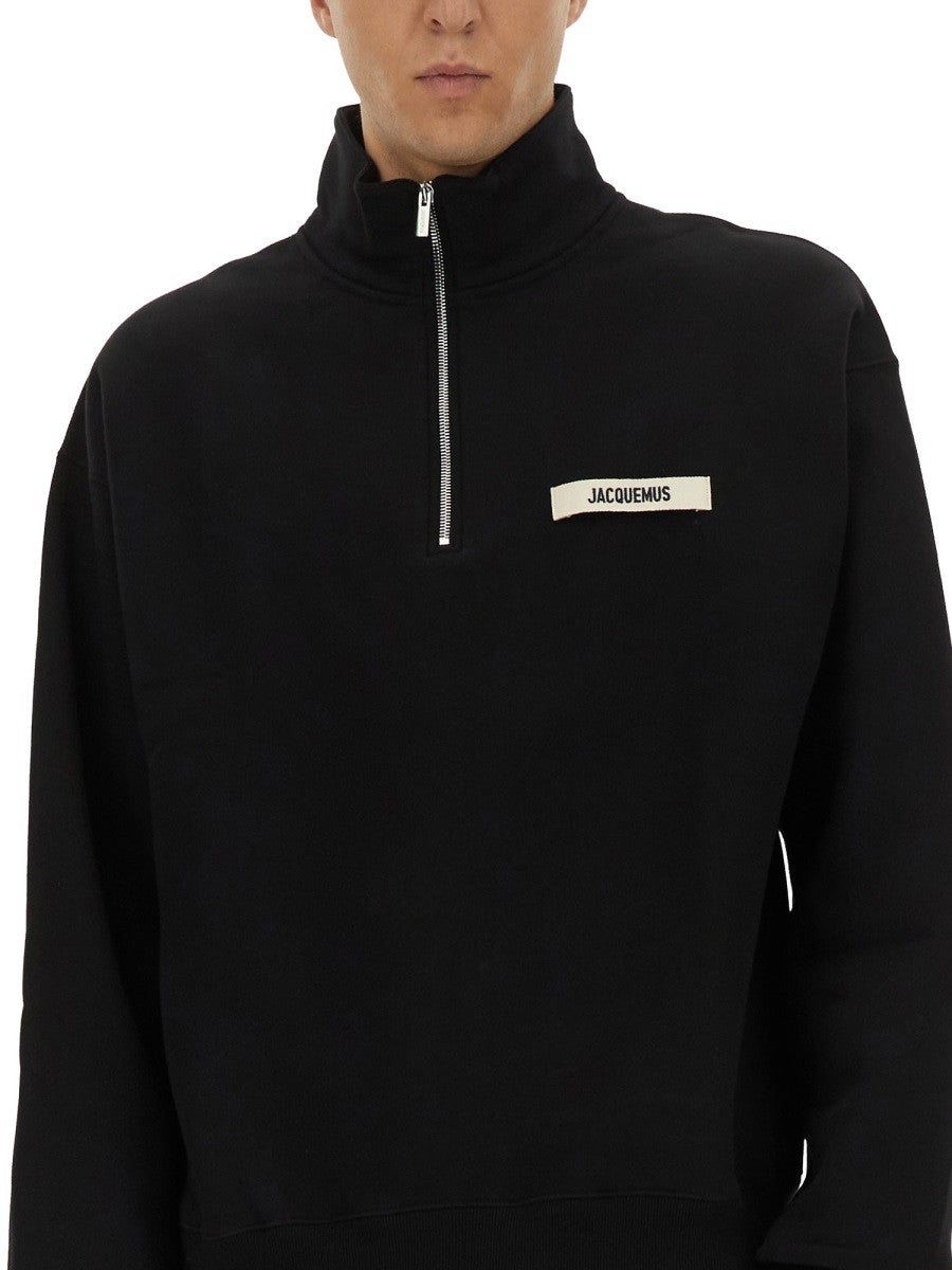 JACQUEMUS ZIPPERED TURTLENECK SWEATSHIRT